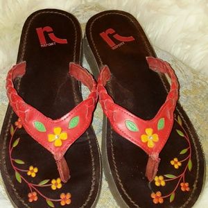 Report leather sandles/ flip flops